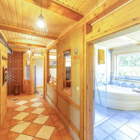 Holiday home Im Reetdachhaus *