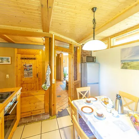 Дом отдыха Im Reetdachhaus Ummanz