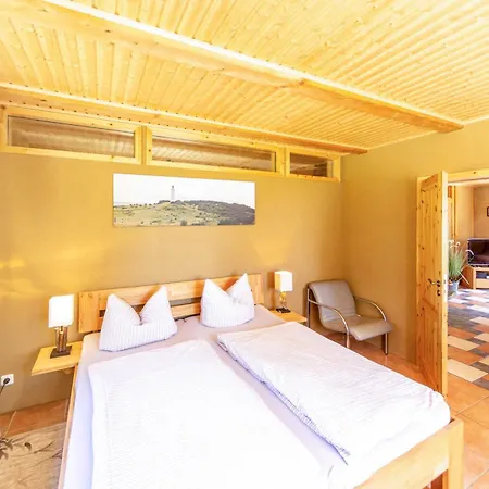 Im Reetdachhaus Prázdninový dům Ummanz