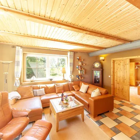 Im Reetdachhaus Holiday home Ummanz