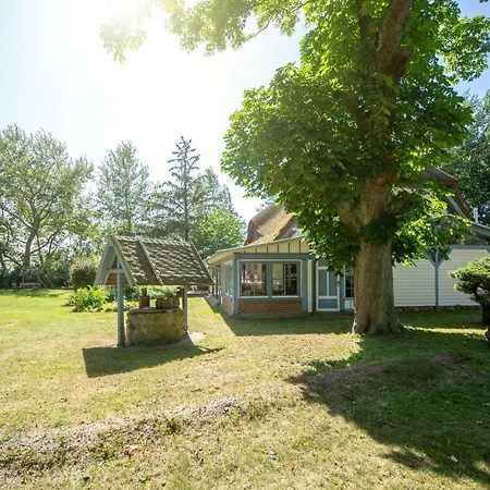 Prázdninový dům Im Reetdachhaus Ummanz