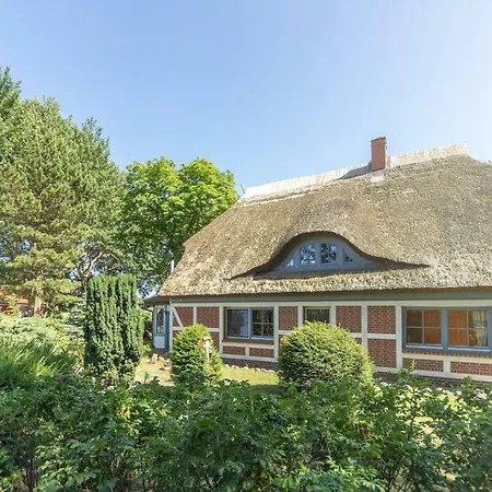Holiday home Im Reetdachhaus