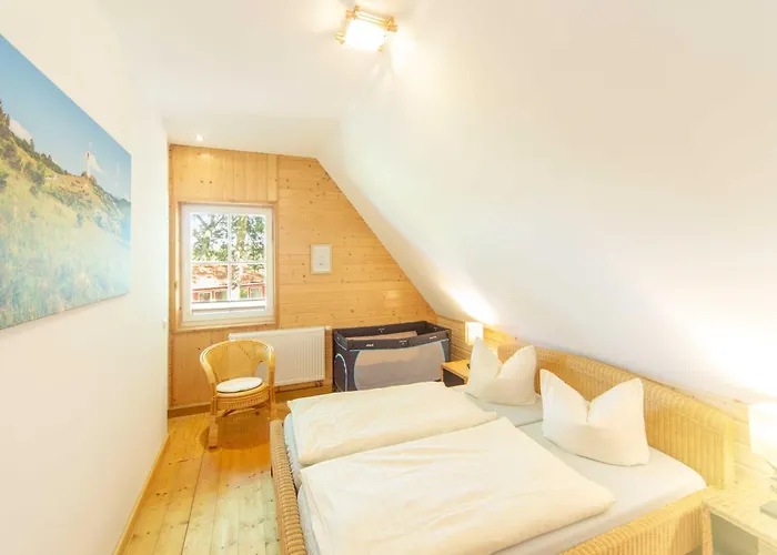 Dom wakacyjny Im Reetdachhaus Ummanz