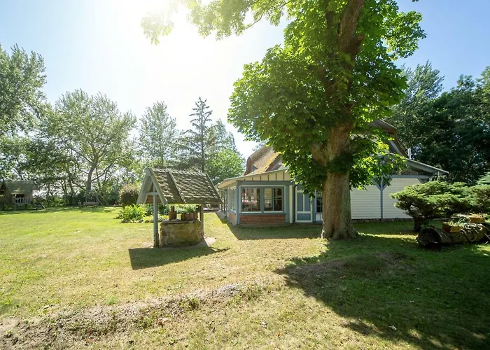 Dom wakacyjny Im Reetdachhaus Ummanz